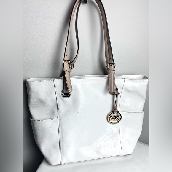 MICHAEL KORS Patent Leather Jet Set Tote White Logo Pattern Shiny Shoulder Bag - Picture 2 of 6
